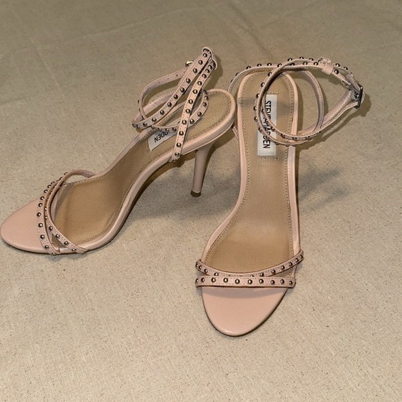 Steve Madden Nude Heels with Silver Studs ✨New✨ - Picture 2 of 3